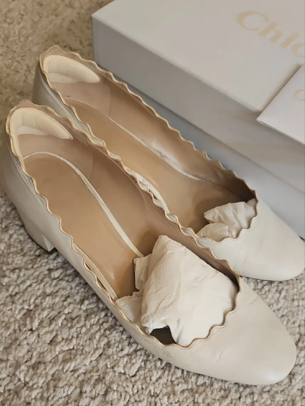 Scalloped Leather Block Heel Pumps in Cream Chloe 41